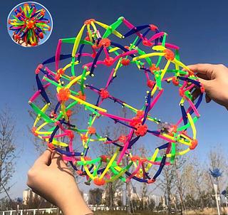 Bola Mágica Maluca Divertida Expansível Abre Fecha Ao Lançar