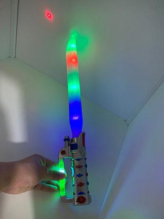 Espada De Plastico Com Som E Luz Led Pilha Menino Menina